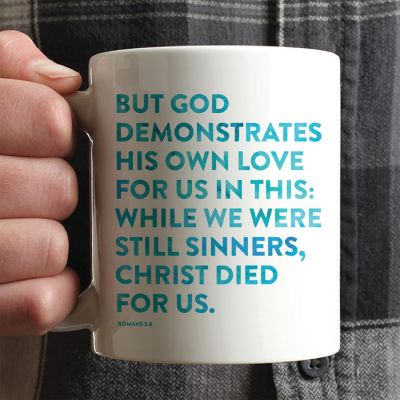 Ceramic Mug Bible Verse Rom 5:8 Image 1