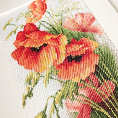 Crafting Spark (Wizardi) - Poppies B213L Counted Cross-Stitch Kit Image 3