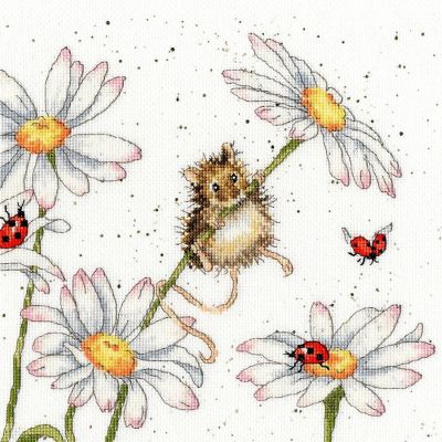 Daisy Mouse XHD80 Bothy Threads Counted Cross Stitch Kit Image 1