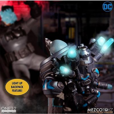 DC Comics One:12 Collective Action Figure  Deluxe Mr Freeze Image 2