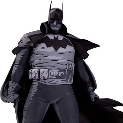 DC Direct 1:10 Gotham by Gaslight Batman Statue By Mike Mignola Image 1