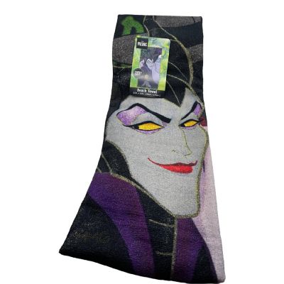 Disney  Villains "Scary Love''- Beach Towel - 27 in. x 54 in. Image 1