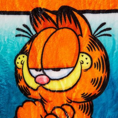 Garfield and Friends Fleece Throw Blanket  45 x 60 Inches Image 1