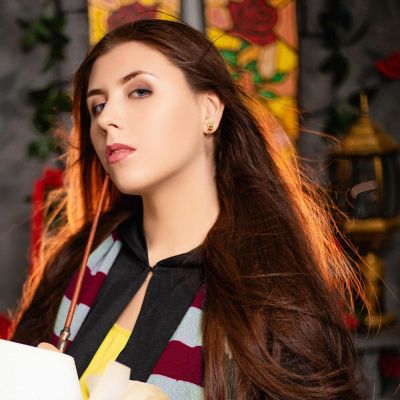 Harry Potter House Gryffindor 4-Piece Stud Earring Set Image 2