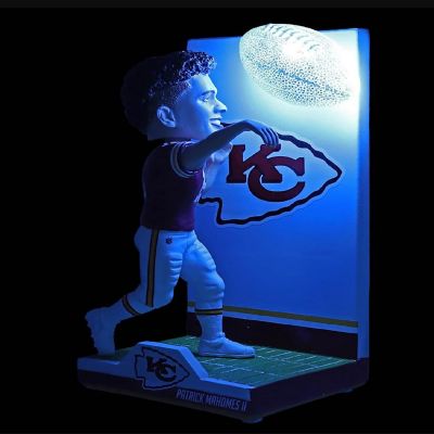 Kansas City Chiefs Patrick Mahomes #15 NFL Action Pose Light Up Ball Bobblehead Image 1