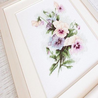 Luca-S - Pansies B2231L Counted Cross-Stitch Kit Image 2