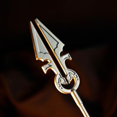 Magic: The Gathering .999 Silver Plated Avacyn's Moonsilver Spear Mini Replica Image 1