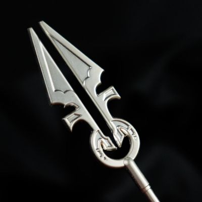 Magic: The Gathering .999 Silver Plated Avacyn's Moonsilver Spear Mini Replica Image 2