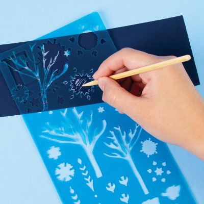 Make It Real: Disney Frozen Ii Scratch Art Light Projector Kit Image 3