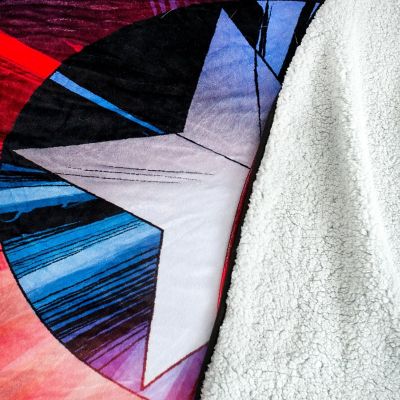 Marvel Captain America Shield Oversized Fleece Sherpa Throw Blanket  72 Inches Image 1