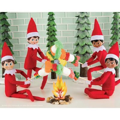MasterPieces Elf on the Shelf 4-Pack 100 Piece Jigsaw Puzzles Image 3