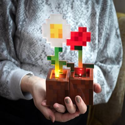 Minecraft Daisy and Poppy Flower Pot Mood Lights  Set of 2 Image 2