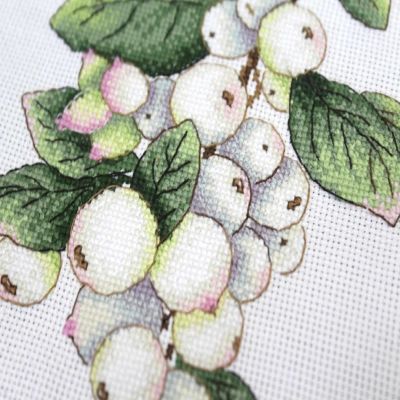 MP Studia - Berries SNV-662 Counted Cross Stitch Kit Image 2