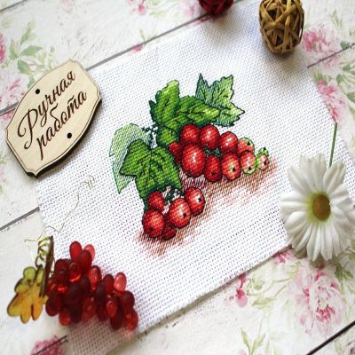 MP Studia - Red Currant SM-515 Counted Cross Stitch Kit Image 2