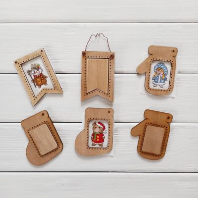 NeoCraft - Christmas Charms DI-20 Counted Cross-Stitch Kit and Frame Set Image 1
