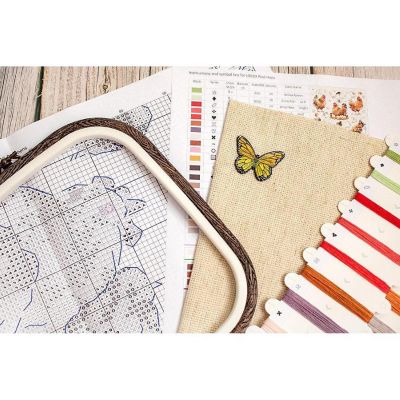 Pied Hens L8819 Counted Cross Stitch Kit Image 2