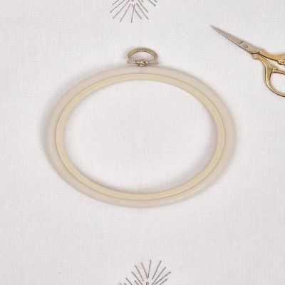 Round Flexi Hoop Nurge 230-2 White Image 1