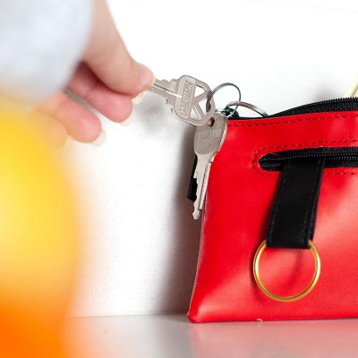 Star Trek Red Uniform Coin Purse Image 3