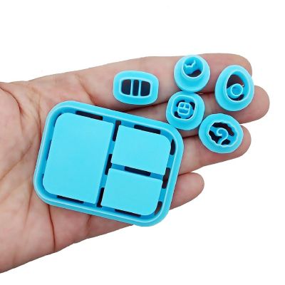 Sushi Clay Cutter Set: Bento Box with 5 Tiny Sushi Pieces Image 2
