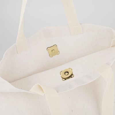 These 30 magnetic snap buttons are made of durable, lightweight carbide with a finely electroplated surface, ensuring long-lasting use and resistance to fading. Image 2