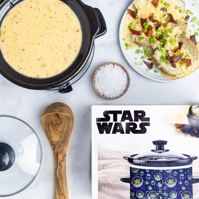 Uncanny Brands Star Wars The Mandalorian 2-Quart Slow Cooker- Kitchen Appliance-Baby Yoda Image 2