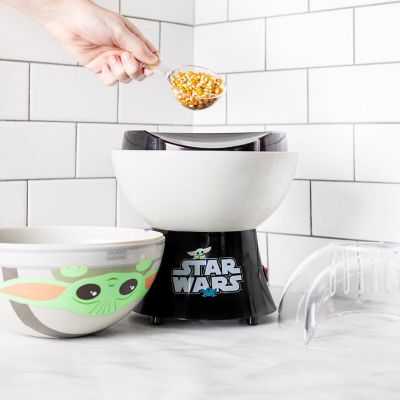 Uncanny Brands Star Wars The Mandalorian Popcorn Maker- Baby Yoda Kitchen Appliance Image 2