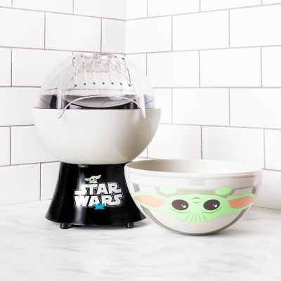 Uncanny Brands Star Wars The Mandalorian Popcorn Maker- Baby Yoda Kitchen Appliance Image 3