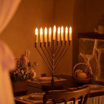 V-SHAPED MID-CENTURY MENORAH GOLD Image 2