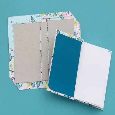 We R Book Cover Guide-Mint Image 2