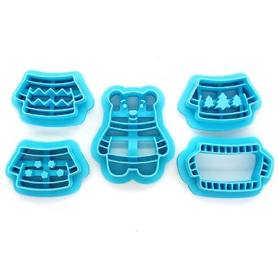 Winter Bear with Sweaters Clay Cutters, 5 pcs Image 1