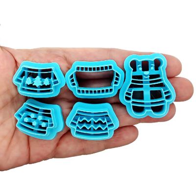 Winter Bear with Sweaters Clay Cutters, 5 pcs Image 1