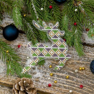 Wonderland Crafts Bead embroidery kit on a plastic base FLPL-044 Image 1