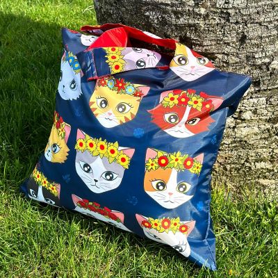 Wrapables Large & Small Allybag Foldable & Lightweight Reusable Grocery Bags (Set of 2), Cats & Crowns Image 3