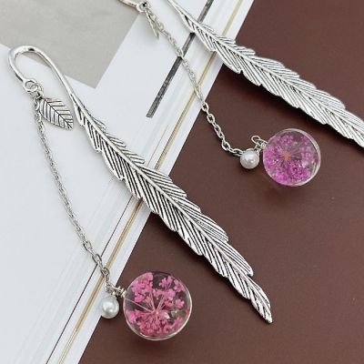 Wrapables Purple & Pink Metal Leaf Bookmark with Charm (Set of 2) Image 2
