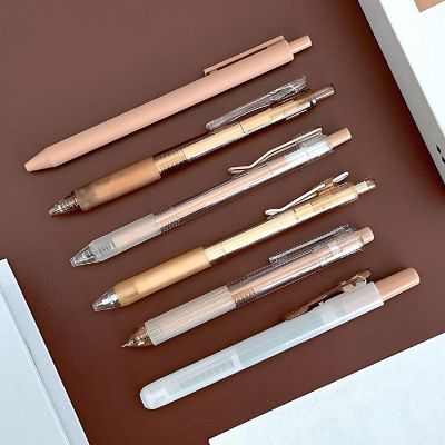 Wrapables Retractable Rollerball Pens and Highlighter Set, 0.5mm Black Gel Ink Pens (Set of 6), Brown Image 2