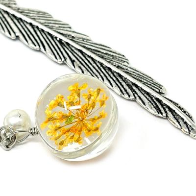 Wrapables Yellow & Peach Metal Leaf Bookmark with Charm for Book Lovers & Readers (Set of 2) Image 1