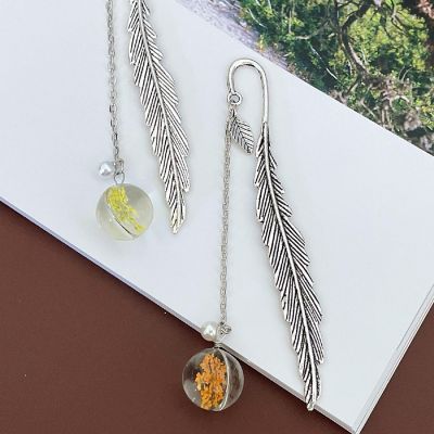 Wrapables Yellow & Peach Metal Leaf Bookmark with Charm for Book Lovers & Readers (Set of 2) Image 2