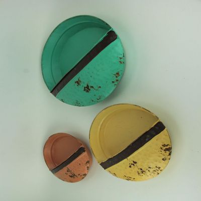 Zeckos Green Yellow Orange Vintage Metal Round Wall Pockets Set of 3 Image 1