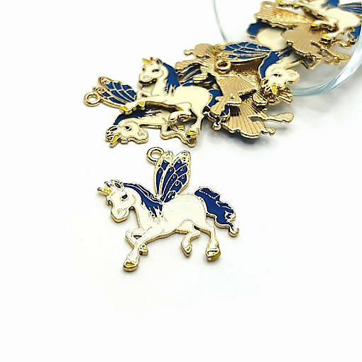 12 Pcs Blue and White Pegasus Charms