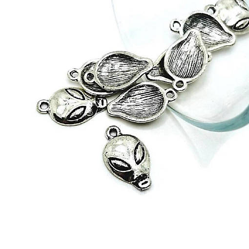 20 Pcs Silver Alien Face UFO Charms