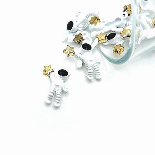 20 Pcs Standing Astronaut Charms