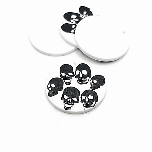 4 Pcs Black and White Skull Pendants