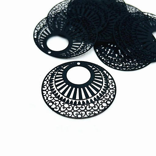 4 Pcs Black Pressed Round Pendants