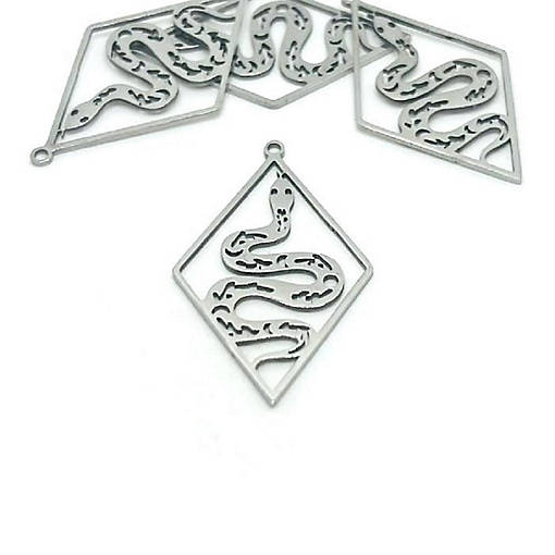 4 Pcs Snake in Diamond Pendant