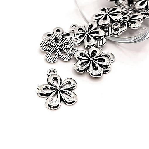 50 Pcs Silver Daisy Flower Charms