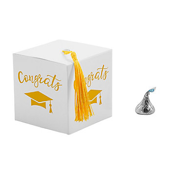 Hallmark Graduation Party Favor and Wrapped Treat Bags (15 Ct., White with  Black Mortarboards) 