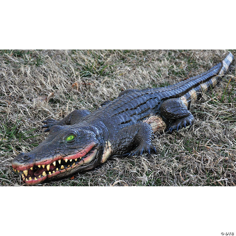 Crocodile in Swamp Garden Yard Flag 