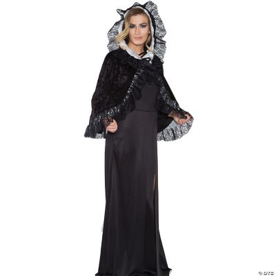 Featured Image for Gray Lace Capelet